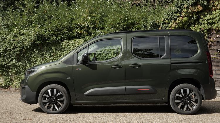 CITROEN BERLINGO DIESEL ESTATE 1.5 D 130 Plus M 5dr Auto
